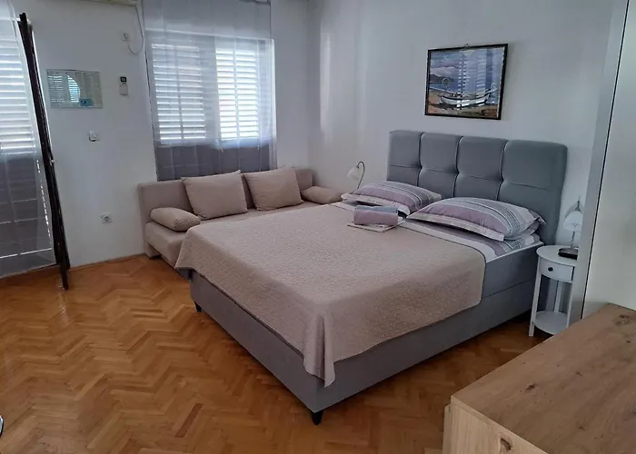 R&b Radalj Daire Makarska