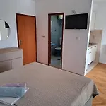 R&b Radalj Makarska