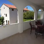 R&b Radalj Makarska