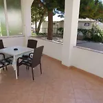 R&b Radalj * Makarska