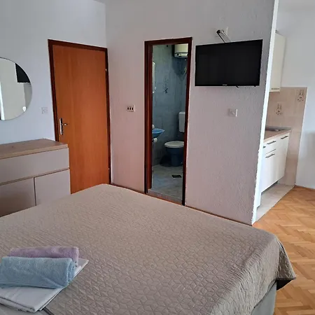 R&b Radalj Макарска