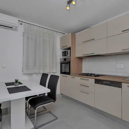 R&b Radalj Apartman