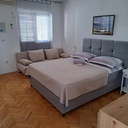 R&b Radalj Apartamento Makarska