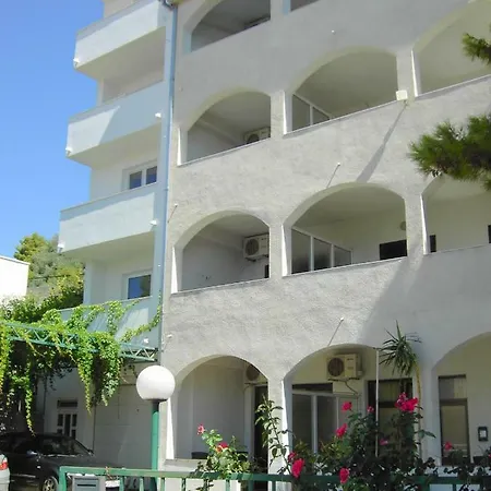 R&b Radalj Apartment Makarska