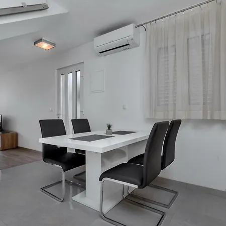 R&b Radalj Apartament *